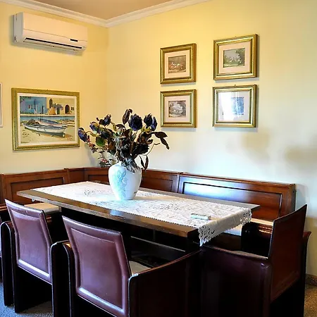 Apartment Lucia *